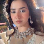 Roshni Walia Instagram - My answer of why I’m single 😁 . . . . . #reels #roshniwalia #explore #foryou #cute #funny #trending 🔚