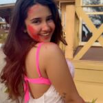 Roshni Walia Instagram - Happy Holi 😁 . . . #holi #roshniwalia #explore #foryou #festival ☀️🔚