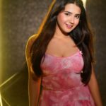 Roshni Walia Instagram - Are you happy? I’m happy … Everyday when I open my eyes it feels like a dream 💭 🧿 🦋 🤍 ♾️ India
