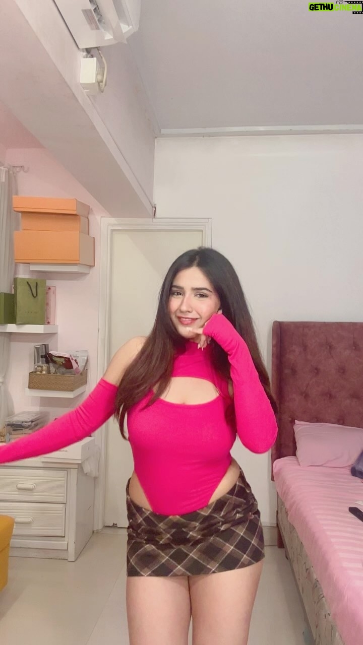 Roshni Walia Instagram - Do we need a caption ? . . Top - @bonkers.corner Skirt - @hm Heels- @aldo_shoes . . . #dance #explore #foryou #roshniwalia #cute #trending #reel 🔚
