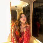 Roshni Walia Instagram - 🪔 . . . Saree - @sweetywalia11 Blouse - @the_adhya_designer . . #diwali #party #festive #aboutlastnight 🔚 India