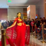 Roshni Walia Instagram - What a beautiful night 🤍 . . . . #jioworldplaza #luxury #roshniwalia #fashionshow #burberry #manishmalhotra #manishmalhotraworld 🔚 Jio World Plaza