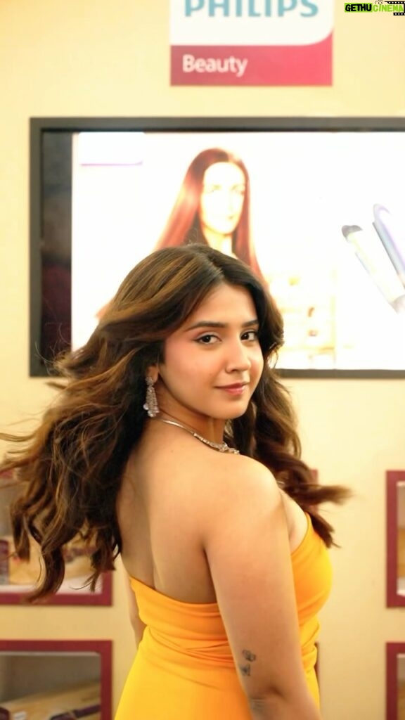 Roshni Walia Instagram - I recently got an exclusive sneak peek into the future of hair styling at the Philips NHD event . 💫 I witnessed the launch of NourishCare Hair Straightener- India’s first+ hair straightener that styles your hair with no heat damage**. This game-changing tool is a dream come true! Sleek, glossy locks without any compromise on hair health? Yes, please! 🙌 Check out the NourishCare straightener NOW and experience the magic yourself. #philipsIndia #noheatdamage #philipshairstraightener #NourishCare #roshniwalia #explore #foryou 🔚