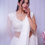 Roshni Walia Instagram - This look as my heart 🤍 . . . Saree - @neerusindia Styled by - @nehaadhvikmahajan Shot by - @abhay_r_kirti . . #white #saree #look #roshniwalia #ganeshchathurthi #fashion #style 🔚 India