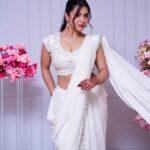 Roshni Walia Instagram - This look as my heart 🤍 . . . Saree - @neerusindia Styled by - @nehaadhvikmahajan Shot by - @abhay_r_kirti . . #white #saree #look #roshniwalia #ganeshchathurthi #fashion #style 🔚 India