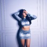 Roshni Walia Instagram - Never be afraid to experiment! Criticisms may come, but remember, I’m just experimenting with my looks. 🙌What I wear is my choice, so let’s spread positivity instead! 💖😊 it’s time to support and empower each other. 💪💖 Let’s break the cycle of judgment and negativity. 🚫🙅‍♀️ #fashionfreesdom #NoMoreJudgment 🥳🔚