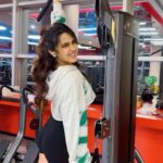Roshni Walia Instagram - Me at the gym Honestly !!!! . : . . #reels #explore #shubh #roshniwalia #trending #backday #foryou #punjabi 🔚 India