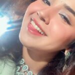 Roshni Walia Instagram - Me when I’m bored 🫠 . . . . #explore #foryou #roshniwalia #trending #wedding 🔚 Taj Lands End, Mumbai