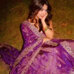 Roshni Walia Instagram - Which one is your favourite? India