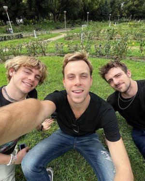 Ross Lynch Instagram - Japan was incredible. As always. どうもありがとうございます。🇯🇵 show pics coming soon :)
