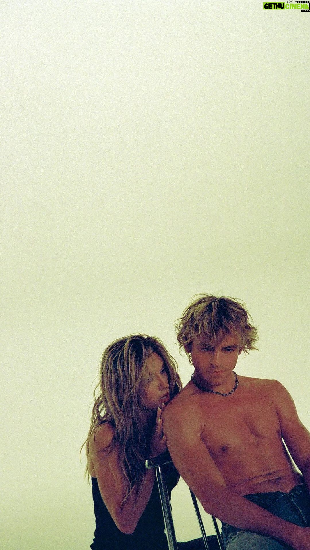 Ross Lynch Instagram - Everyone is loving the ‘One Of Your Girls’ music video. If you haven’t seen it yet go check it out. Thanks for having me @troyesivan!