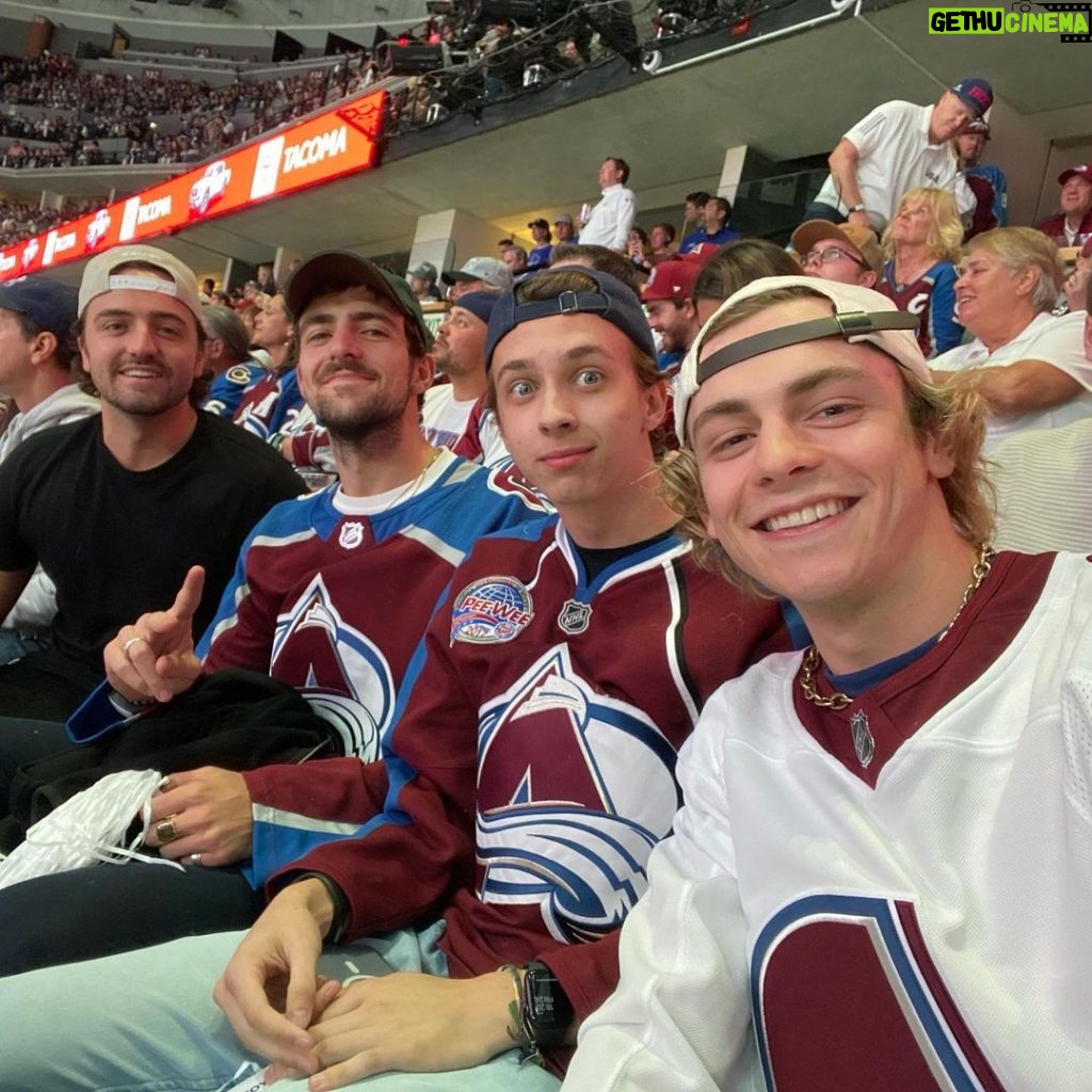 Ross Lynch Instagram - Huge shoutout to the homies @bauerhockey for hooking us up with tickets to game 5 of the Stanley cup final!!! As you can see from these videos we’re huge fans! It was a blast. #GoAvs