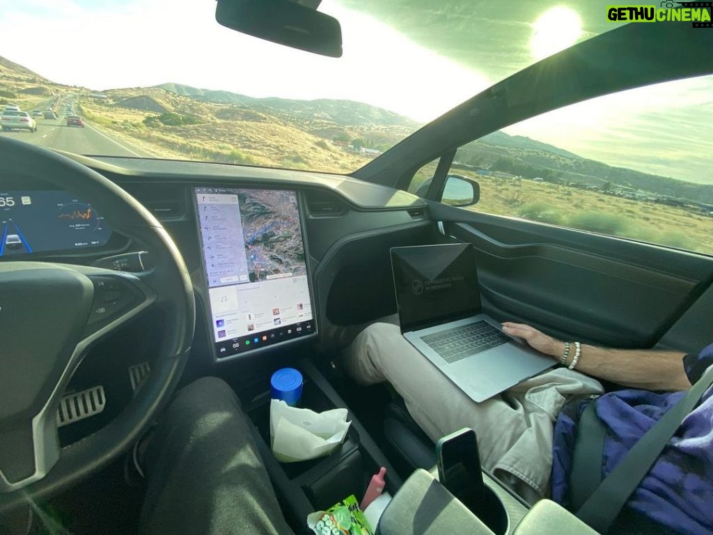 Ross Lynch Instagram - Took the Tesla to Vegas #autopilot