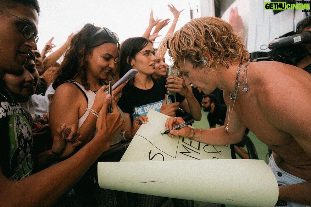 Ross Lynch Instagram - Thank you guys for coming to dance with us at these festivals. It’s been an incredible experience. And thank you @pinkpopfest @rockwerchterfestival @nos_alive & @madcoolfestival for having us! 📸 @manelcasanova & @acalltothedreamers
