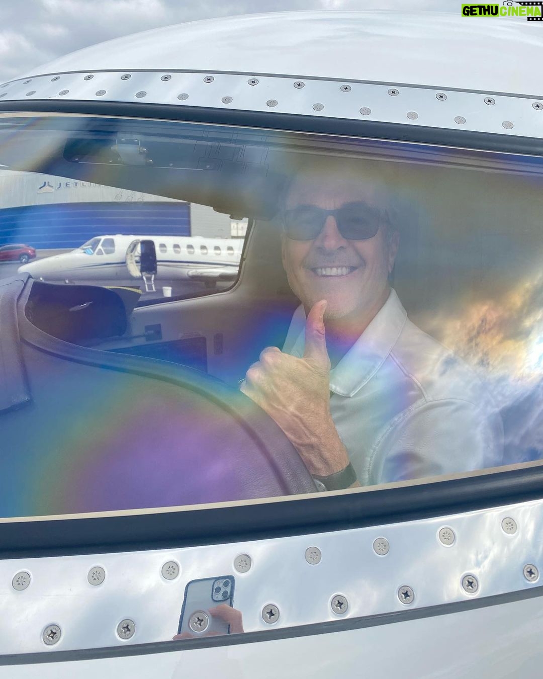 Ross Lynch Instagram - Successful trip to Tulsa. Show was a blast! And we got to fly on the jet our dad flies for @dreamlineaviation! Was amazing. Thank you so much!
