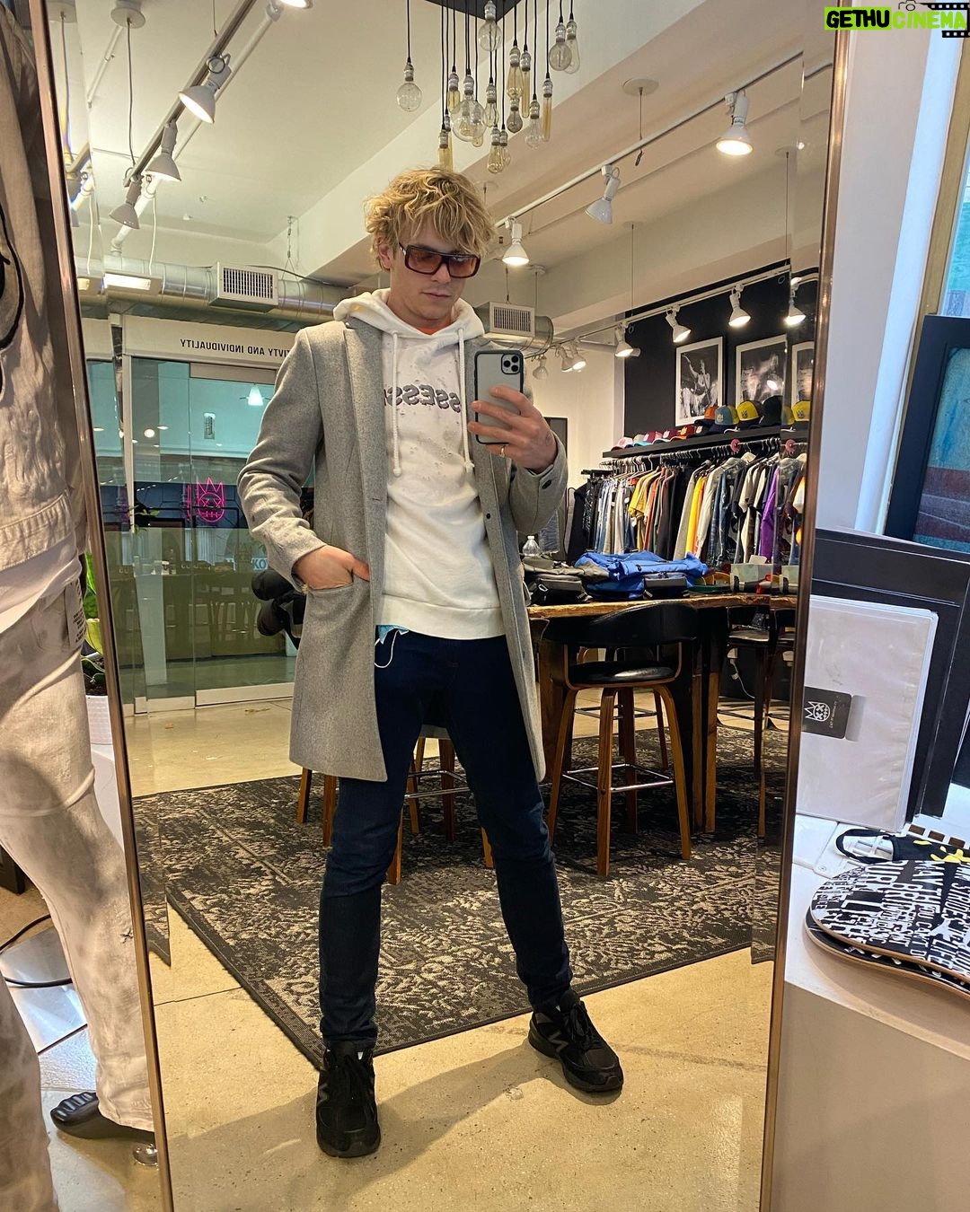 Ross Lynch Instagram - Thanks Dean Manhattan, New York