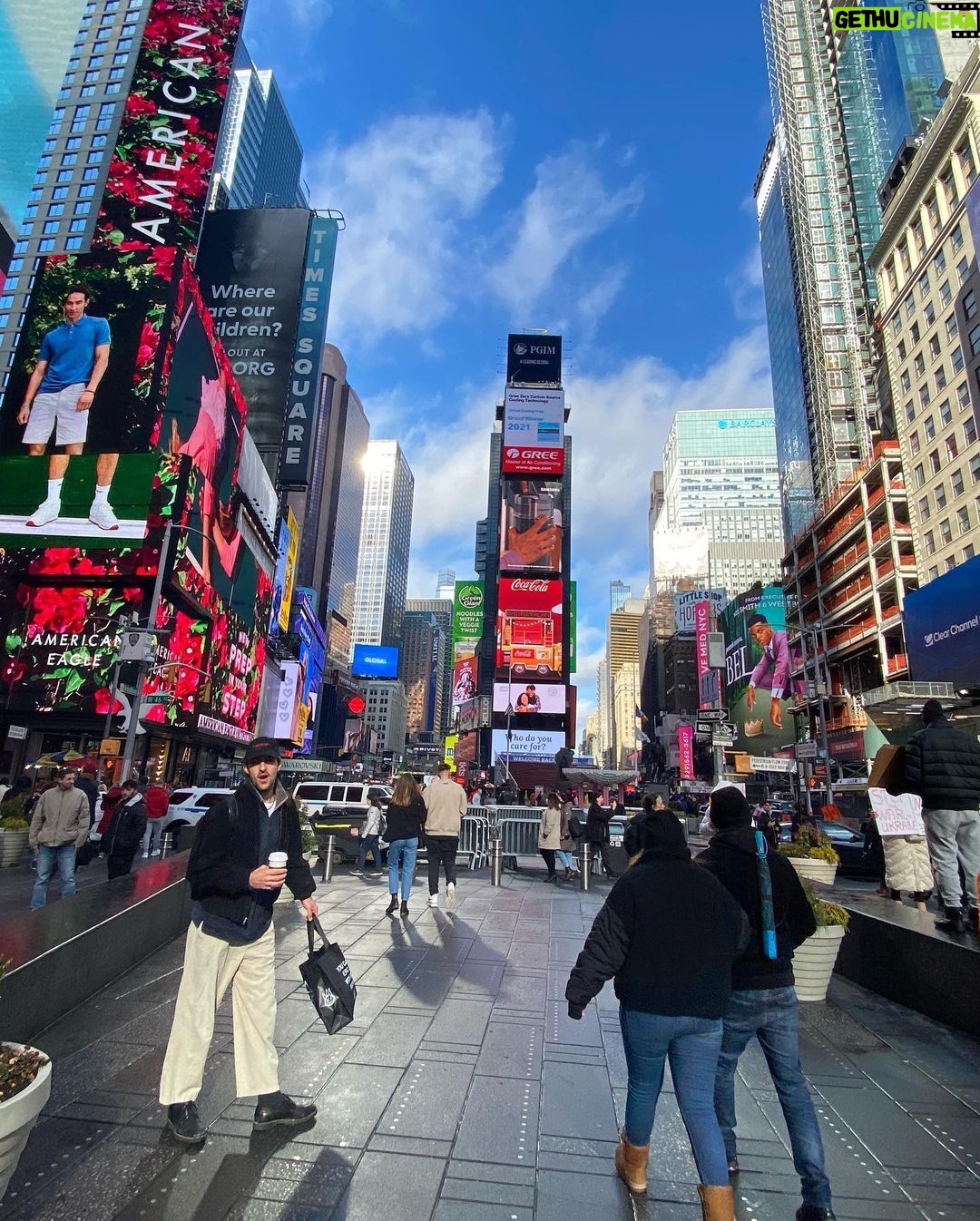 Ross Lynch Instagram - Thanks Dean Manhattan, New York