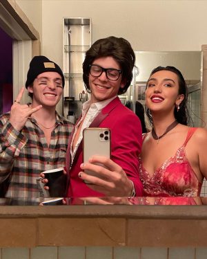 Ross Lynch Instagram - Not my best Austin lol but foxy is a babe