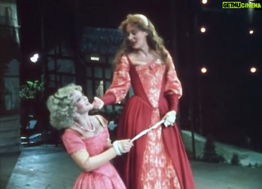 Rowan Blanchard Instagram - #bestperfomances #meryl #KissMePetruchio #TheTamingoftheShrew thank you @therealalisonwright for showing me 💋