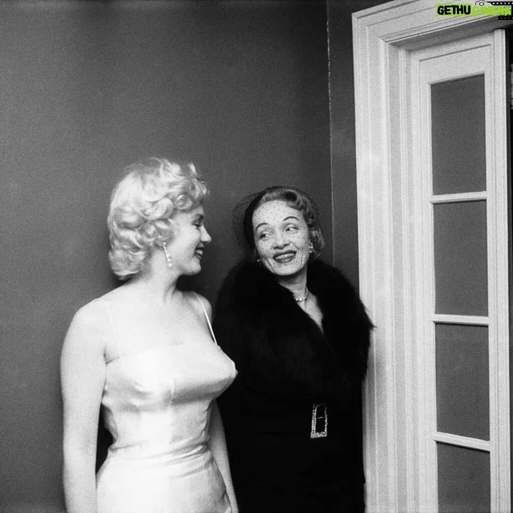 Rowan Blanchard Instagram - Marilyn and Marlene meeting at a press conference by Milton Greene in 1955 💔