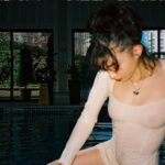 Rowan Blanchard Instagram - Filming alone in Canada ⏳ playing in the pool 💦 playing with my self timer ⌛️