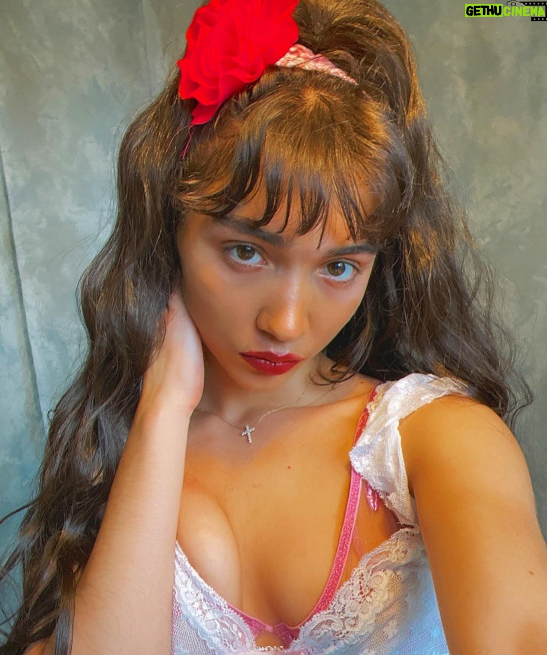 Rowan Blanchard - 365.1K Likes - Nobody cares so what you crying for š„°