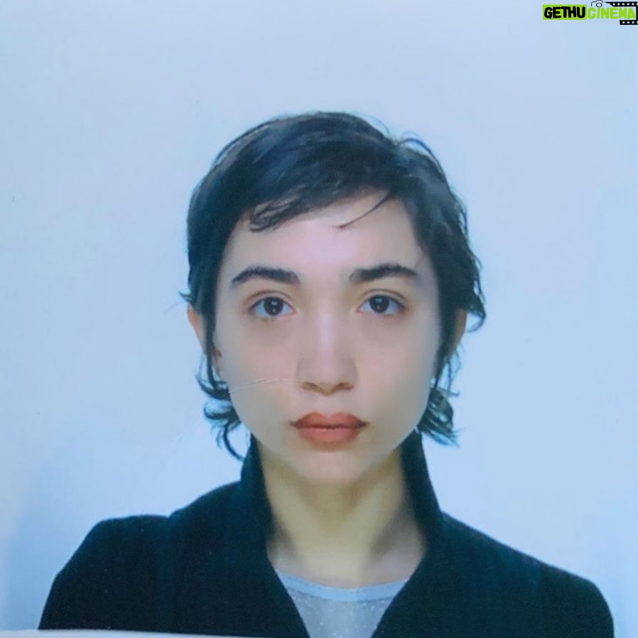 Rowan Blanchard Instagram - New passport photo, will never trust anyone without dark circles 💔💀 Somewhere Over The Rainbow