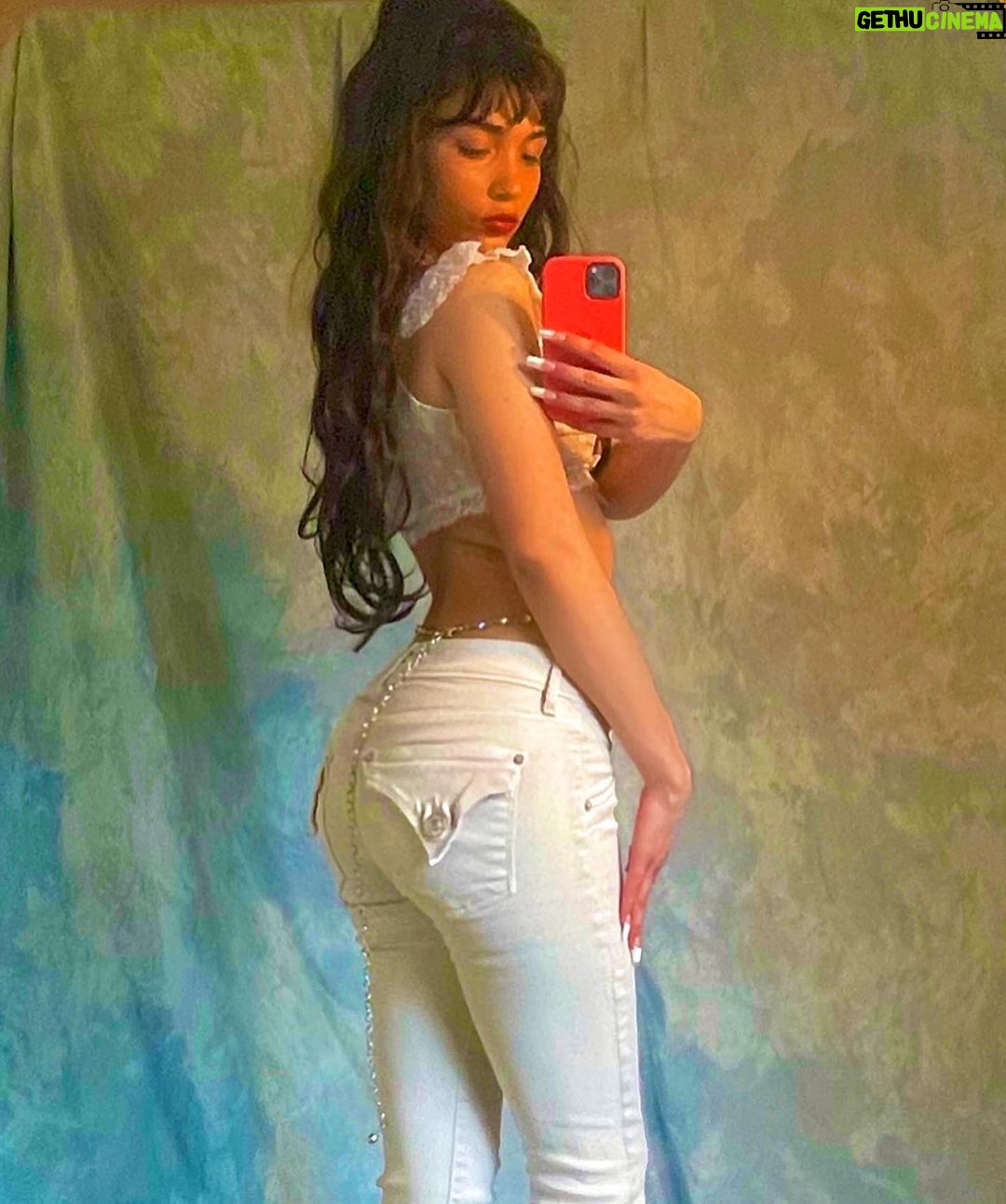 Rowan Blanchard - 365.1K Likes - Nobody cares so what you crying for š„°