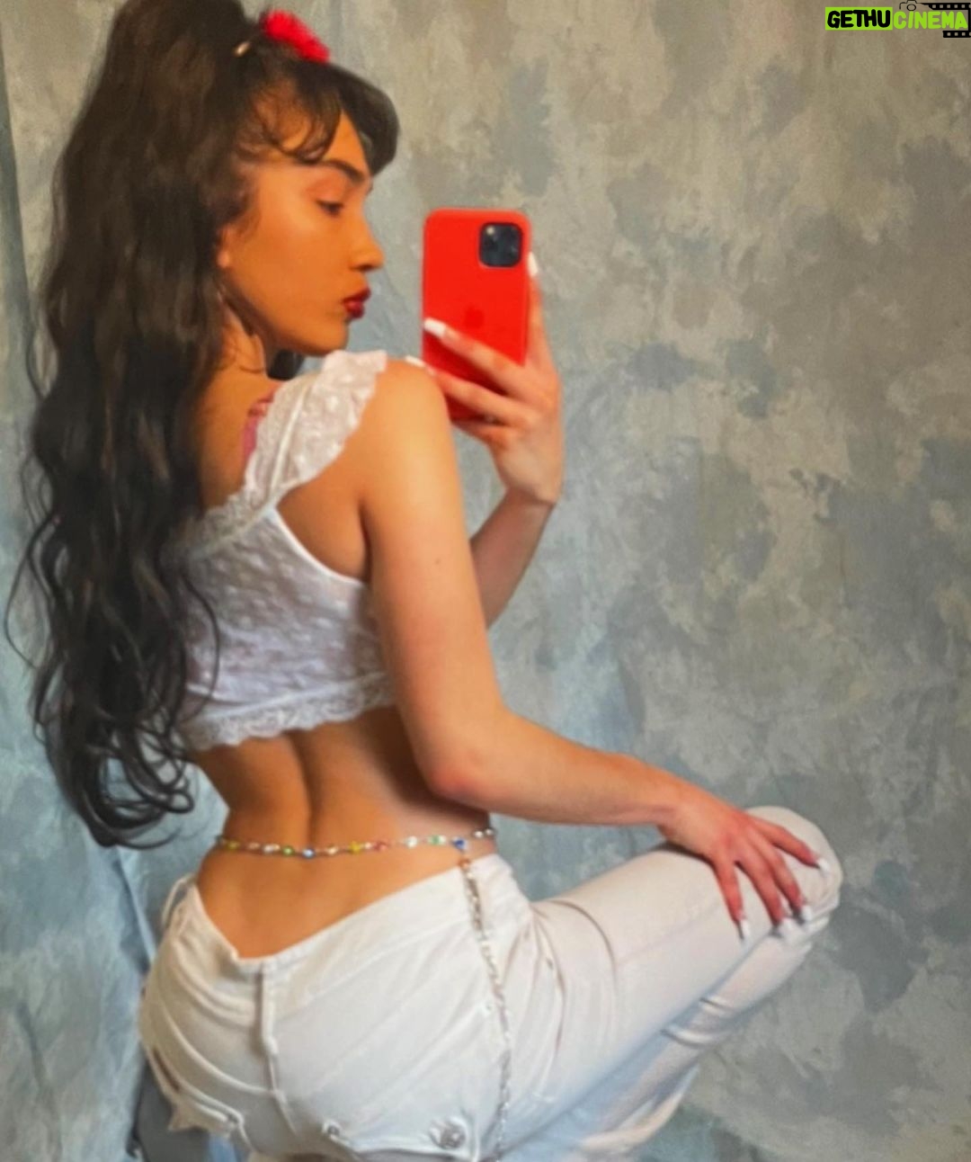 Rowan Blanchard - 365.1K Likes - Nobody cares so what you crying for š„°