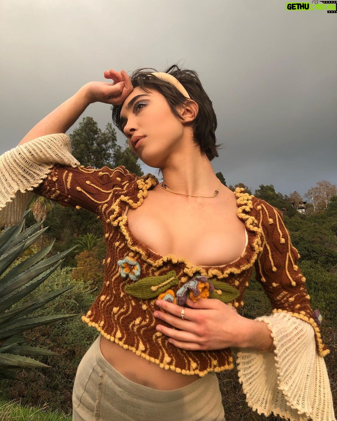 Rowan Blanchard - 273.2K Likes - QUEEN OF CUPS @tiffanyandco #tiffanyt 🐚🧝♀️