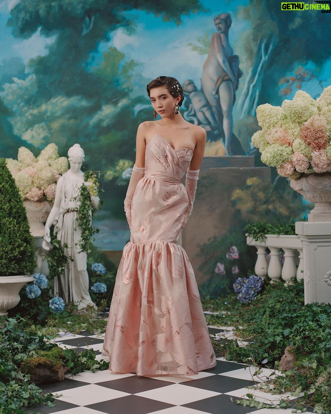 Rowan Blanchard - 272.5K Likes - @RODARTE @kateandlauramulleavy FAMILY FOREVER 🦋🦋🦋🦋🦋