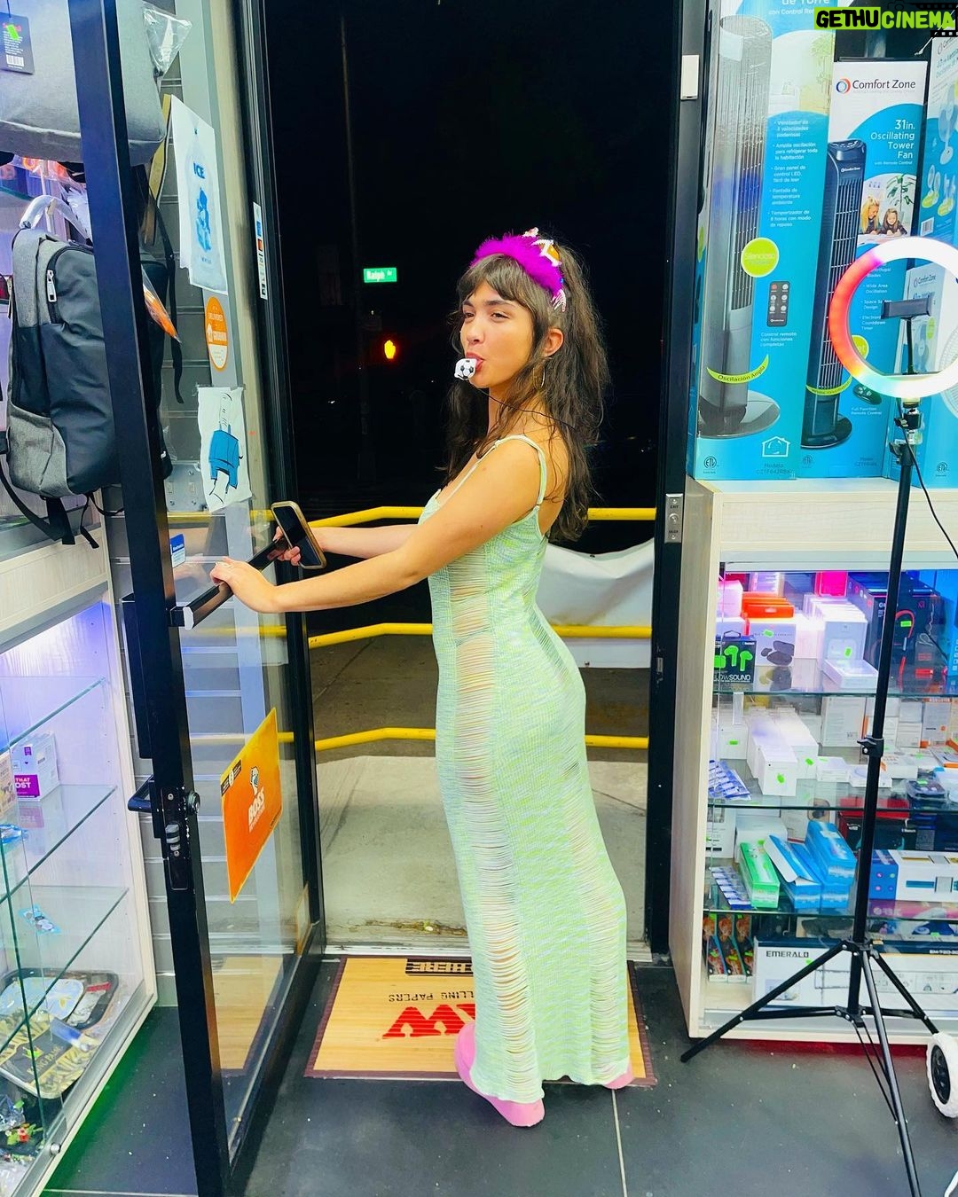 Rowan Blanchard Instagram - 😗 play ball !