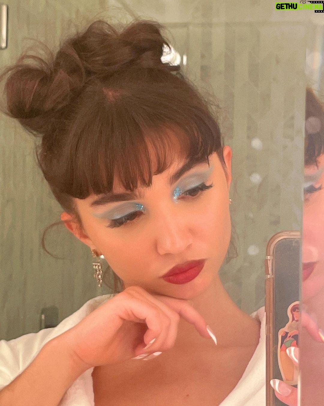 Rowan Blanchard Instagram - @armanibeauty #armanibeauty ⛲️