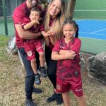 Roxana Díaz Instagram – Nuestro Domingo ❤️❤️❤️❤️❤️❤️❤️❤️
.
.
Nuestras franelas son de @rmsportshop
.
Amé a mi #Erik en el último vídeo 😍😍😍😍😍😍
.
#domingo #love #familia #vimotinto #tengofe La Tahona, Caracas.