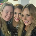 Roxana Díaz Instagram - Las amo y doy gracias a Dios por tenerlas.... listas para este #2024 . Nuevos retos, nuevos proyectos, nuevas metas y siempre listas 🎈🎈🎈🎈🎈🎈🫶🫶🫶🫶🫶🫶🫶❤️❤️❤️❤️❤️❤️❤️❤️❤️ @sylvialagordanew @jullyvillamizar . #happybirthday #felizaño2024 #metas #proyectos #salud #union #amistad