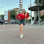 Roxana Díaz Instagram – Les regalo foticos desde #lasmercedes ….
La tarde estaba bellísima….
Cual te gusta más? 
Y la última foto con mi fotógrafo 😍😍😍😍😍
.
Mi look es de @kashiclothing1 
.
#tarde #picoftheday #pic #fotografia #hermosatarde Las Mercedes Caracas, Venezuela