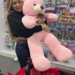 Roxana Díaz Instagram - Mamitas tiene que venir a @bebecitosenlinea_oficial tienen bellezas en vestidos para nuestras niñas! Para el 24 y 31😍😍😍😍😍😍 . Juguetes hermosos, muñecas, pistas de carro para niños, dinosaurios, Barbies, pijamas de Navidad, artículos para bebé y muchisimoooooo más.... @bebecitosenlinea_oficial tienen tienda en el CC Terras Plazas en el CC Sambil La Candelaria y en Puerto La Cruz👏👏👏👏👏👏👏👏 . Amo esta tienda y tiene de todoooooo😍😍😍😍😍😍😍😍😍😍 . Aprovechen los precios antes del 24 de Diciembre..... . #bebecitosenlinea #navidad #love #niños #niñas #bebé C.C. Terras Plaza