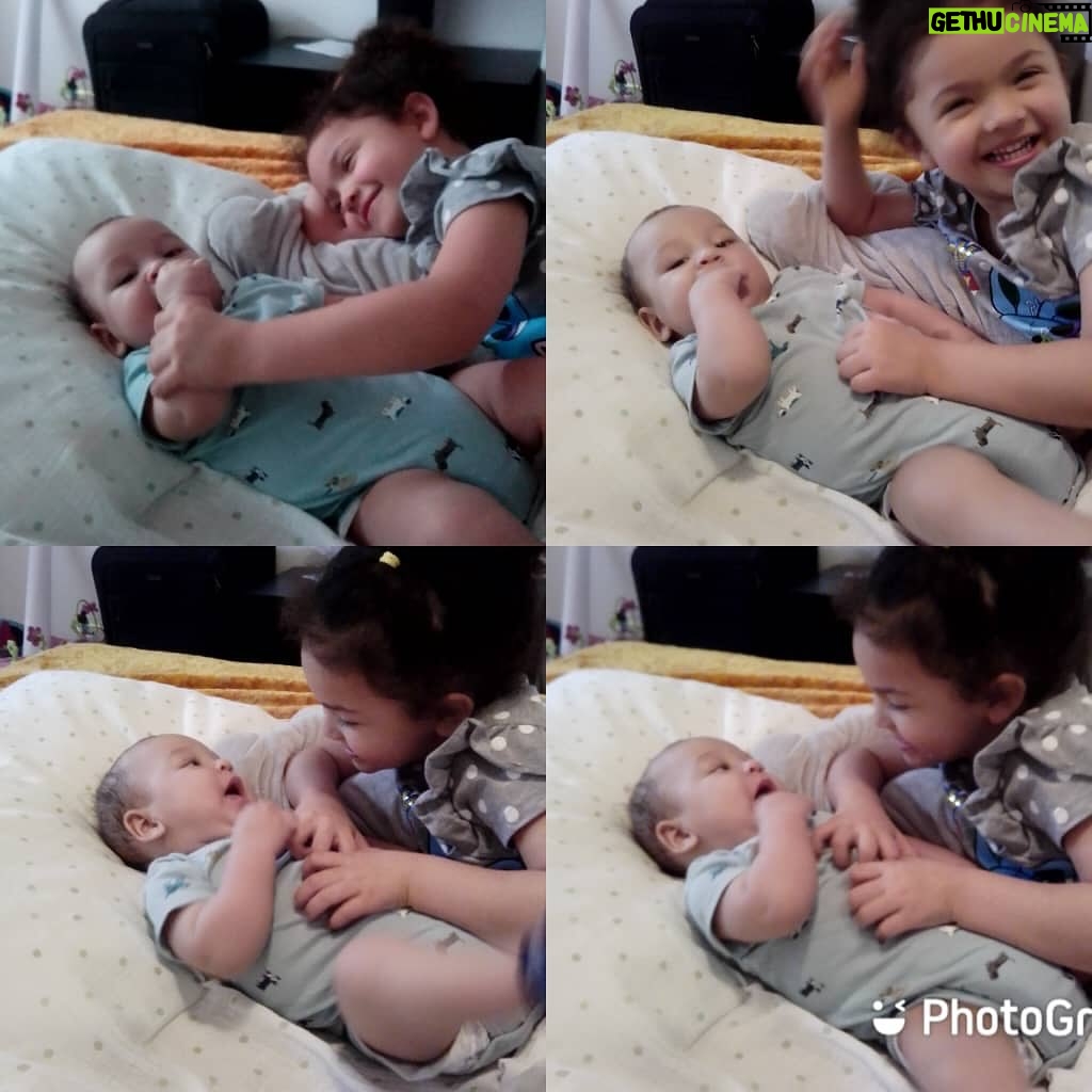 Roxana Díaz Instagram - Otro #tbt mis gatos... que belleza😍😍😍😍😍 Erik tenía 6 meses y Barby 4 años❤️❤️❤️❤️ La foto la tomó @luna.794.meneses 🫶🫶🫶🫶