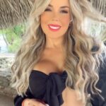 Roxana Díaz Instagram - El amor es tan importante en nuestra vida! Amor por el prójimo, por tus padres, por tus hijos, tu pareja, tus amigos, hermanos,por tu labor día a día, amor por la vida simplemente amor ❤️ Tambien tengo amor por ustedes.... Gracias por estar allí siempre apoyándome en cada paso que doy❤️ . GRACIAS ✨✨✨✨✨✨✨ . Feliz día del espíritu de la Natividad 🙏