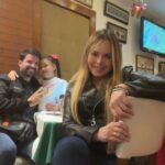 Roxana Díaz Instagram - Siempre es tan divino ir a compartir en @cafehilda Se come excelente y el ambiente es súper chevre.... Anoche había música en vivo.... llevamos a Barbie y a Chris y les encantó la comida... De verdad es un lugar muy especial para nosotros... cuando puedan vayan y conózcanlo... @cafehilda . #Restaurante #familia #comidacasera Bello Monte , Caracas