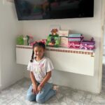 Roxana Díaz Instagram - Mis amigos de @arquimueble.vzla tienen unos diseños increíbles para los muebles de TV, síguelos para que vean la variedad de modelos y diseños!!!! @arquimueble.vzla @arquimueble.vzla