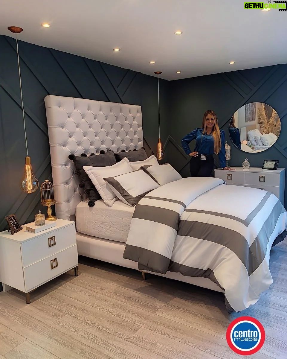 Roxana Díaz Instagram - Encuentra la pieza que deseas para realzar tu habitación, así como lo hicieron esta talentosa pareja @soyroxanadiaz y @carlosghaydon quienes ya hacen de Centro Mueble parte de su hogar. Visítanos que también deseamos ser parte del tuyo. Te esperamos con la atención que te mereces. Desde 1997 acompañando a la familia Venezolana. ¡Sistema de apartado hasta por 6 meses! ¡Centro Mueble tu mejor opción! #centromueble #decoracion #elegancia #estilo #habitacion #dormitorio #matrimonial #hogar #camas