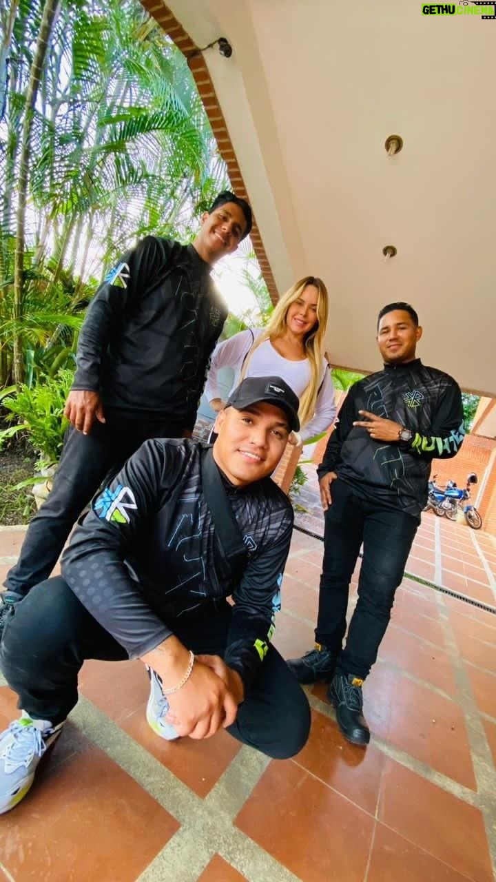 Roxana Díaz Instagram - ❄️ ¡Somos Ruvitec! La empresa líder en servicio técnico de aire acondicionado en Caracas. . En esta ocasión, tuvimos el placer de trabajar con los talentosos Roxana Diaz y Carlos Guillermo Haydon, quienes nos confiaron las instalaciones y el mantenimiento preventivo de los aires acondicionados de su casa en remodelación. . Disfruta de un clima ideal gracias a nuestro servicio profesional y garantizado. Si tú también quieres contratar nuestros servicios, contáctanos al WhatsApp 📱 0412 601 67 45. . Recuerda seguirnos en Instagram y estar al tanto de nuestras ofertas y promociones. Ruvitec, tu mejor opción para el cuidado de tu aire acondicionado. 🙌🏻 . 🎥 Audiovisual realizado por: @eliezer.herrera #refrigeracion #mantenimiento #serviciotecnico #caracas #aireacondicionado #frio #instalacion #climatizacion Caracas, Distrito Capital, Venezuela
