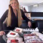 Roxana Díaz Instagram - Mi charcuteria y mi proteína fresca y en la puerta de mi casa por @pollocarne_express.ca . Además tienen que probar el pan de jamón está súper bueno🤩 . Hagan sus pedidos semanales y hagan su vida más fácil ✅ . #delivery #proteina #charcuteria #reels #frescura