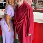 Roxana Díaz Instagram - Donde estas Carlos Guillermo? Te estoy buscando con @soyroxanadiaz para llevarte el pollo de @kfcvzla a la camita! Aparece! #drobayi #kfc #dondeestascarlos #carlosguillermo #humor #risas Las Mercedes