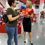Roxana Díaz Instagram - Todo un éxito el reto de @emtopmegastore en el Centro Comercial La Candelaria... La verdad los precios que tiene @emtopmegastore no tiene competencia.... no no has visitado @emtopmegastore @emtopvalencia te invito conocerlo y disfrutar de sus inigualables precios🤩 viene Diciembre aprobechaaaa... . #preciossincompetencia #calidad #reto