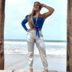 Roxana Díaz Instagram - "Al final, algunos de tus grandes dolores se convertirán en tus grandes fortalezas" . Que buena frase para iniciar esta semana! . Esta frase tiene mucho que ver con la paciencia y la esperanza,; ellas son clave en todo lo que te ocurra o te propongas... . Mis gatos amados vamos a concientizar estás dos virtudes en nuestra vida para caminar y vivir más feliz... . Recuerden que HOY 30 DE OCTUBRE es el episodio final de #dramáticas NO SE LO PIERDAN... . . Locación @restaurant_delmar Mi crop top es de @dayfren.clothing Mi pantalón @mmcayena.summer . #paciencia #love #camino #vida