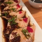 Roxana Díaz Instagram - Anoche llevamos a mi gatico mediano a comer sushi en @sushitime_vzla divinooooooo..... es uno de los lugares donde se come muy bien🤩 las entradas son deliciosas y a Carlos le encantó el roll Butter Crab... pídanlo que es delicioso... . @sushitime_vzla esta en el Centro Comercial El Sol en Santa Paula... . #sushi #love #delicious Caracas, D.F., Venezuela