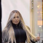 Roxana Díaz Instagram - ¡Un cambio de impacto!✨ Hidratación de alisado vegano 🌱 realizado por @ewincolinahair Cabello de extensiones 100% natural realizada por @erkiscotuas 🤩 para nuestra hermosa @soyroxanadiaz ¡Se la mujer Marilyn que quieras ser! 🩶 📍Ubicados en el centro comercial Altamira Village ⏰ Trabajamos de lunes a sábado, a partir de las 9:00Am Si les gustaría agendar una cita, a través de nuestro whatsapp 📲 04123960087 #cabello #balayage #roxanadiaz #caracas #venezuela #stylish