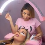 Roxana Díaz Instagram - Quien mas esta segura que tenía que nacer rica 🤑 ?? . #lashes#pestañas#pestañaspeloapelo#lashista#lashartist#lashextensions#humor#lashistas#reels#